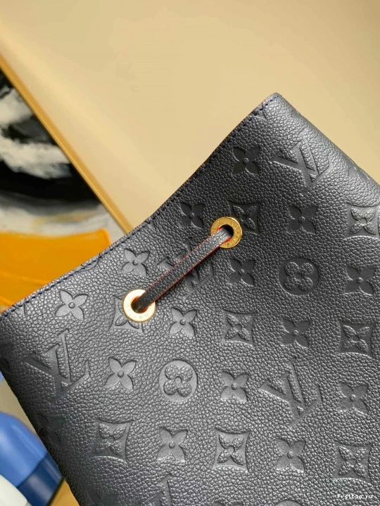 Frstbag ru LOUIS VUITTON MM NEONOE 0817